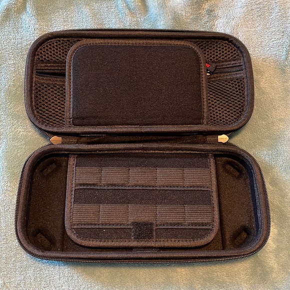 Nintendo Switch Hard Shell Case - Picture 3 of 10